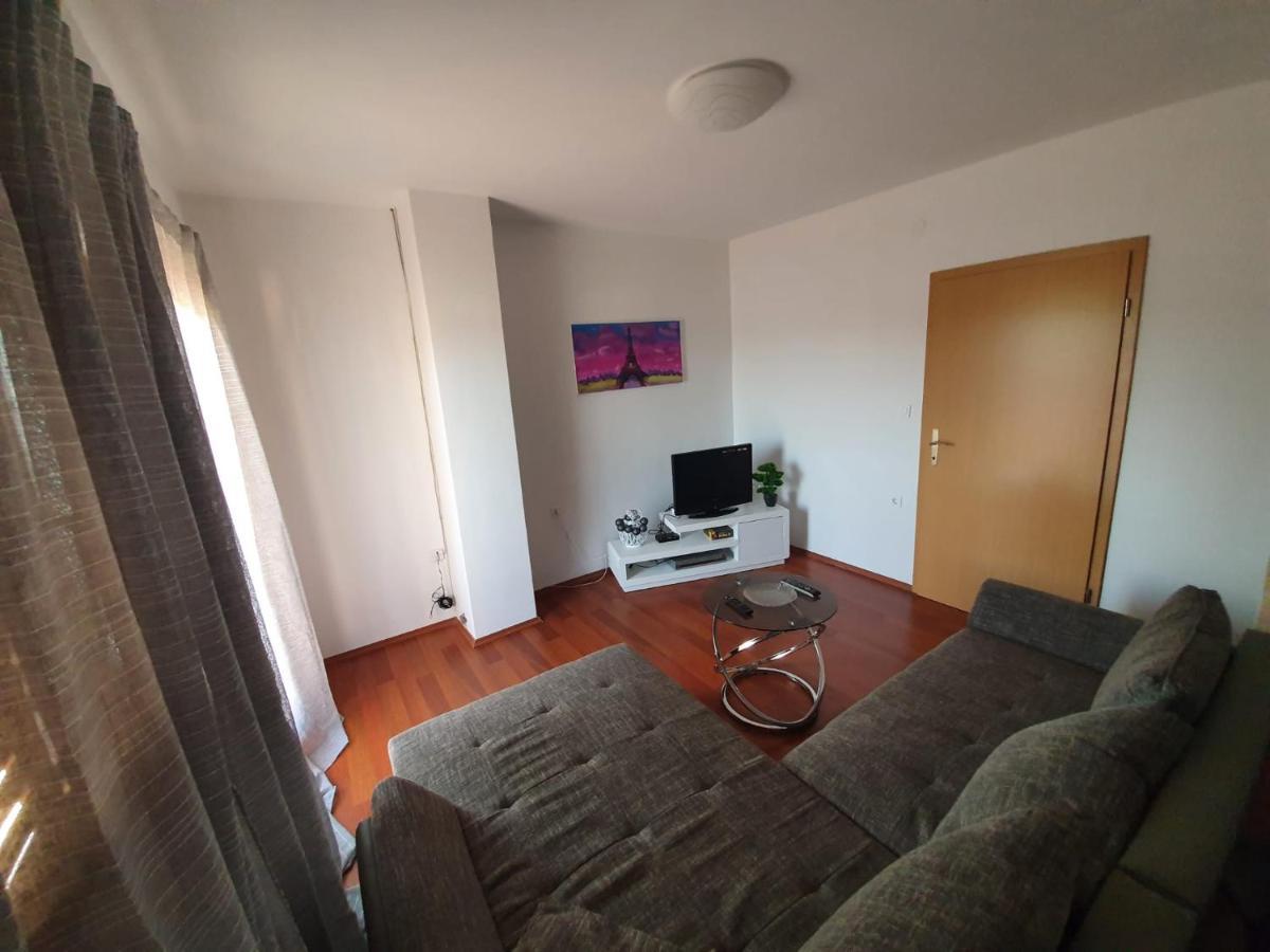 Apartmani Desnica Kruševo エクステリア 写真
