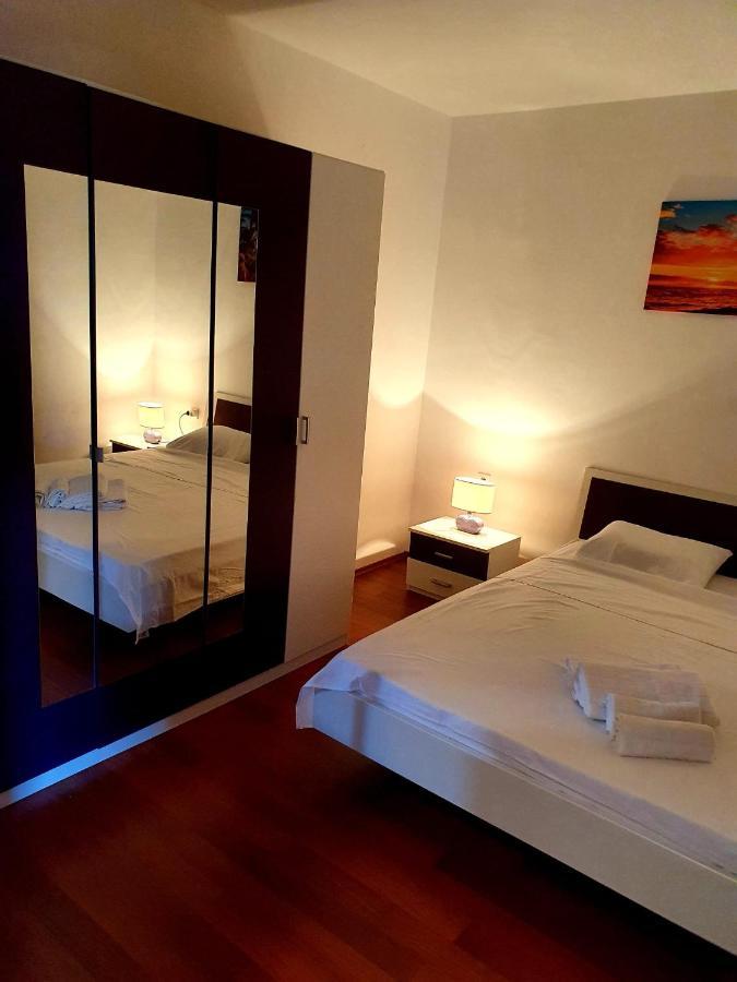 Apartmani Desnica Kruševo エクステリア 写真