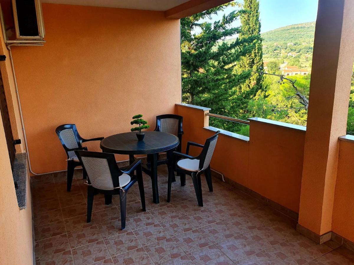 Apartmani Desnica Kruševo エクステリア 写真