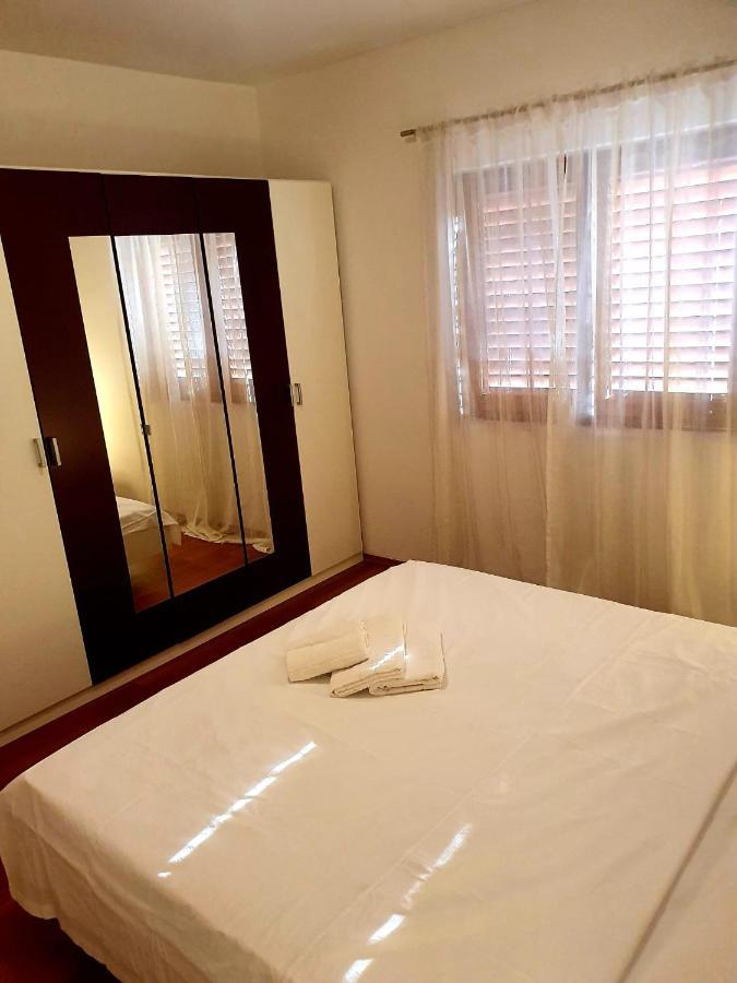Apartmani Desnica Kruševo エクステリア 写真