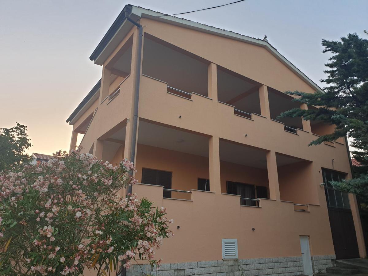 Apartmani Desnica Kruševo エクステリア 写真